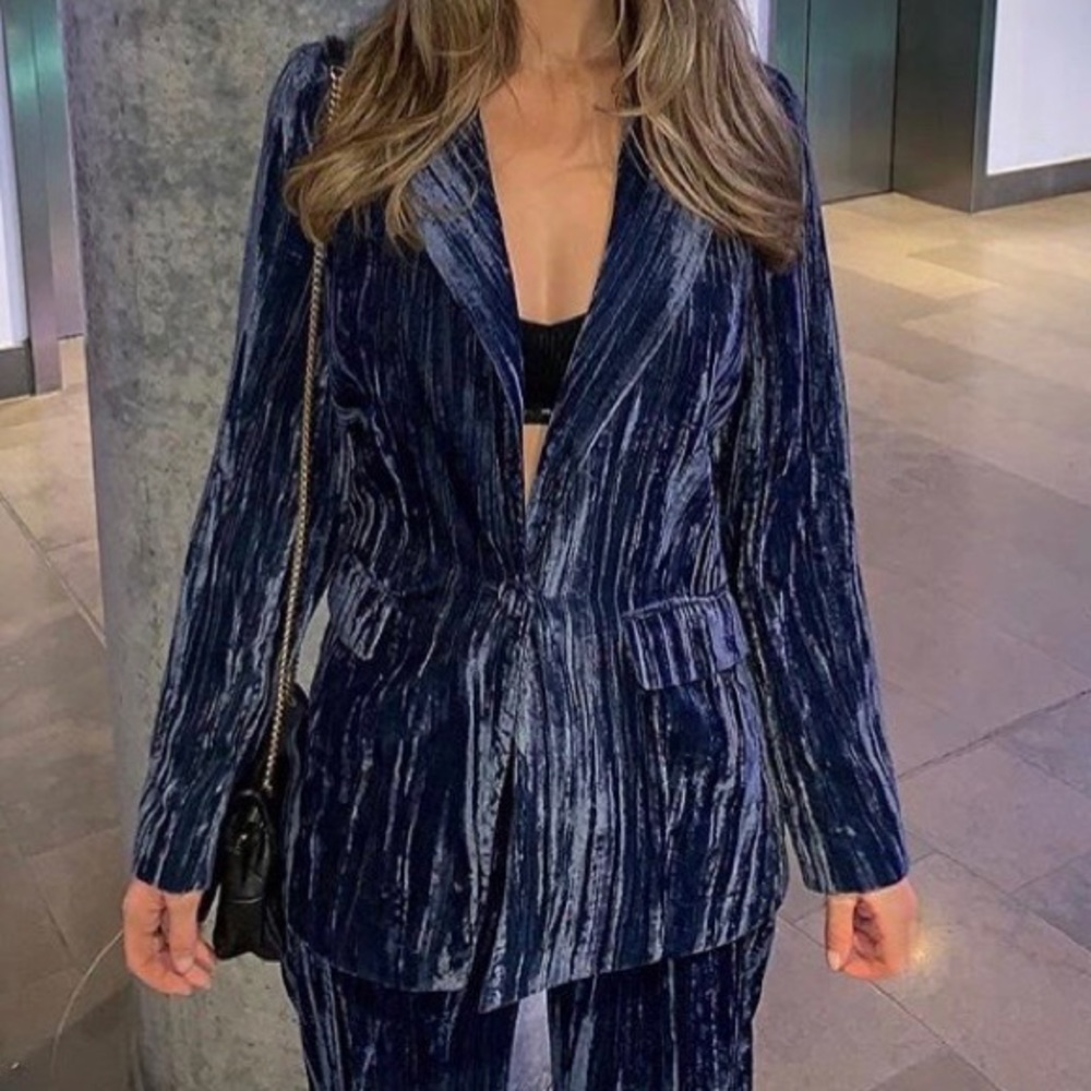 COPY - Topshop Velvet V neck oversized blazer